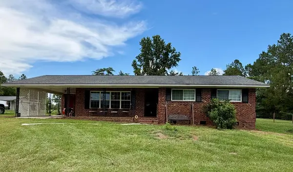 57 Lakeside Dr, Tifton, GA 31637