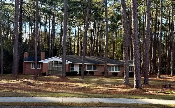 710 W 20th St, Tifton, GA 31794