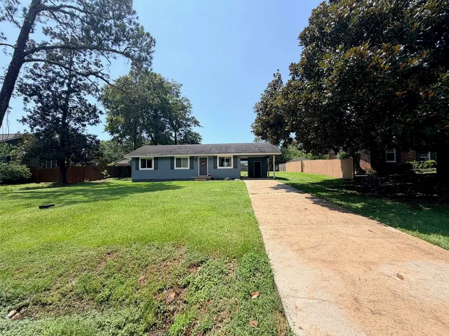 109 Hemlock St, Fitzgerald, GA 31750 - #2