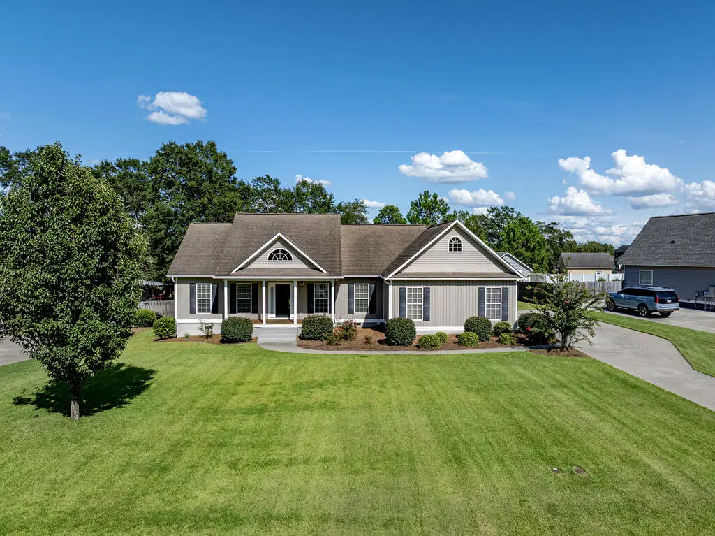 27 Surrey Circle, Tifton, GA 31794 - #1
