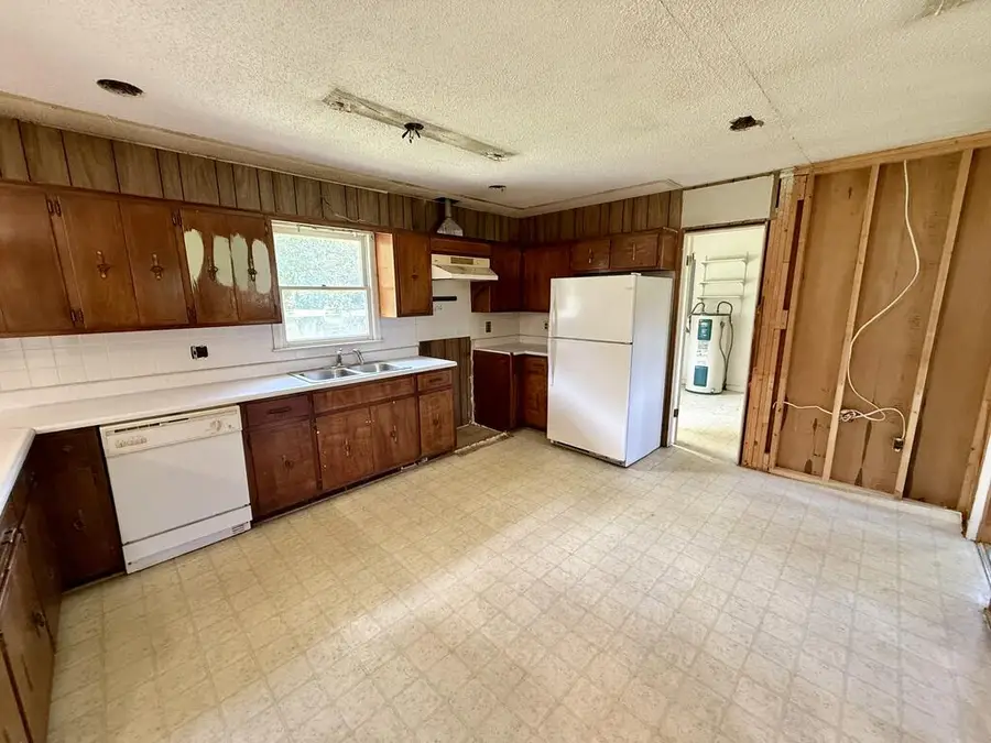2002 Golden Rd W, Tifton, GA 31793 - #3