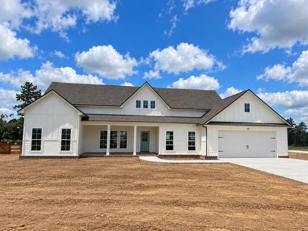 10 Edgewater Ct, Tifton, GA 31793