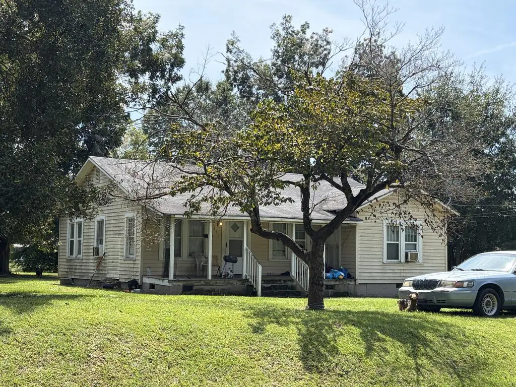 411 W End Ave, Ashburn, GA 31714 - #1