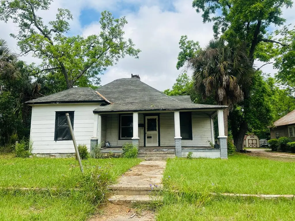 409 W Magnolia St, Fitzgerald, GA 31750 - #1