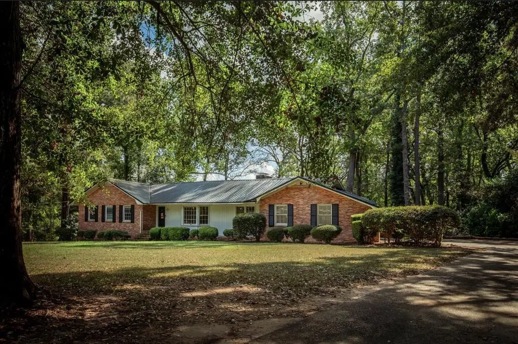 325 Wildwood, Americus, GA 31709 - #1