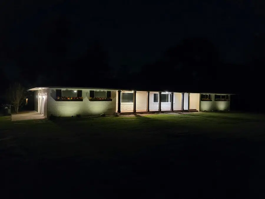 911 W Roanoke Drive Ext, Fitzgerald, GA 31750 - #2