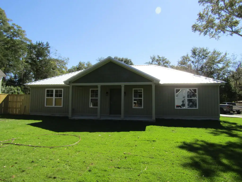 306 W Orange St, Fitzgerald, GA 31750 - #1