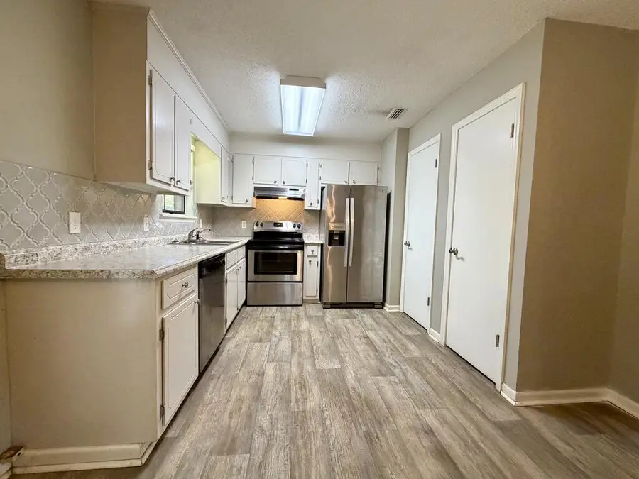 154 Traylor Ave, Fitzgerald, GA 31750 - #2