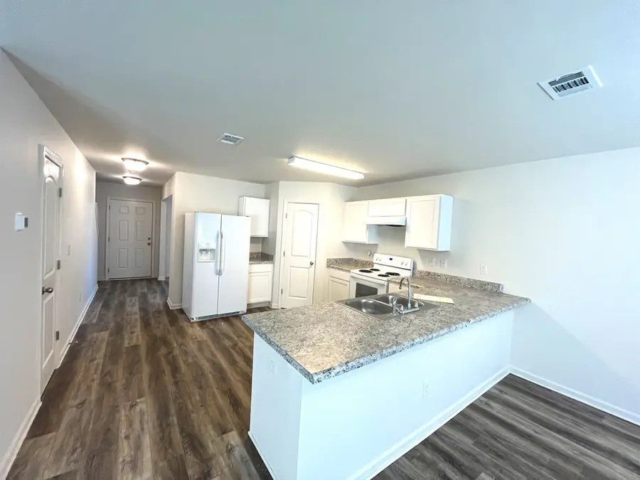 5017 Sandy Hill Dr, Valdosta, GA 31601 - #3