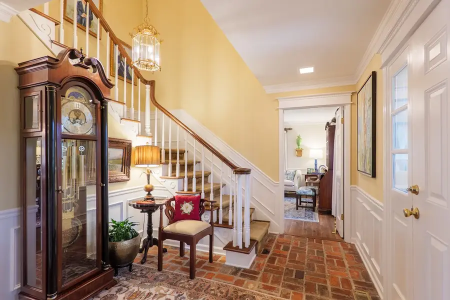 1144 N Lakeshore Dr, Valdosta, GA 31605 - #2