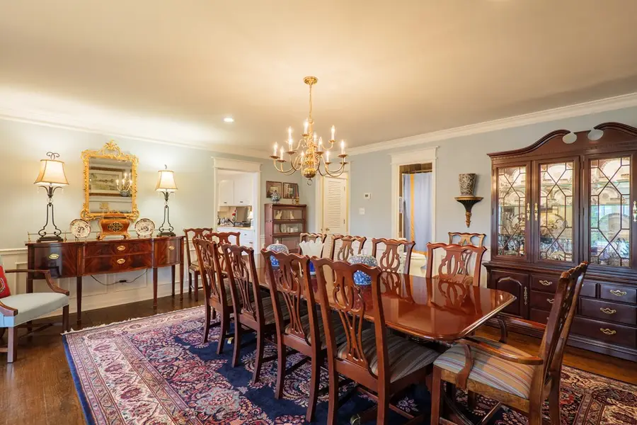 1144 N Lakeshore Dr, Valdosta, GA 31605 - #3