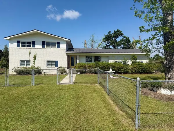 27 Park Lane, Hazlehurst, GA 31539