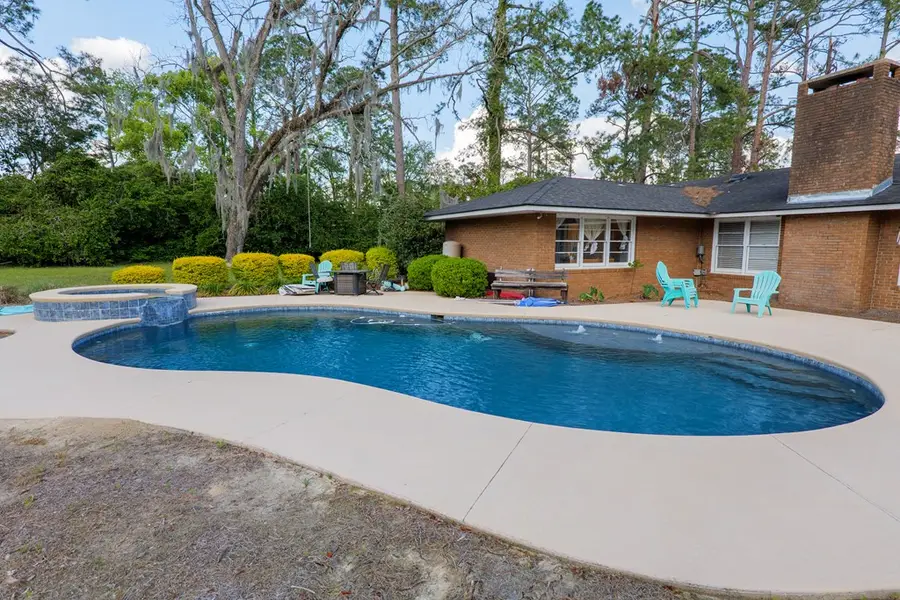 2524 Jerry Jones Dr., Valdosta, GA 31602 - #3