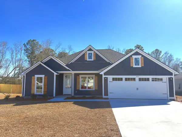 232 Barry Field Circle, Hahira, GA 31632