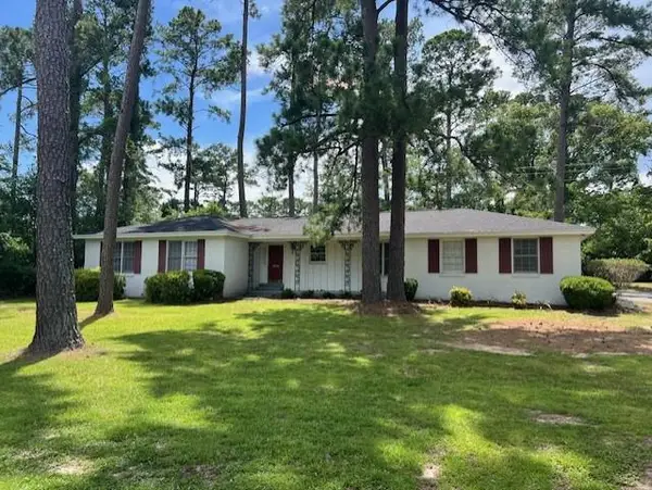 2206 Gornto Rd, Valdosta, GA 31602