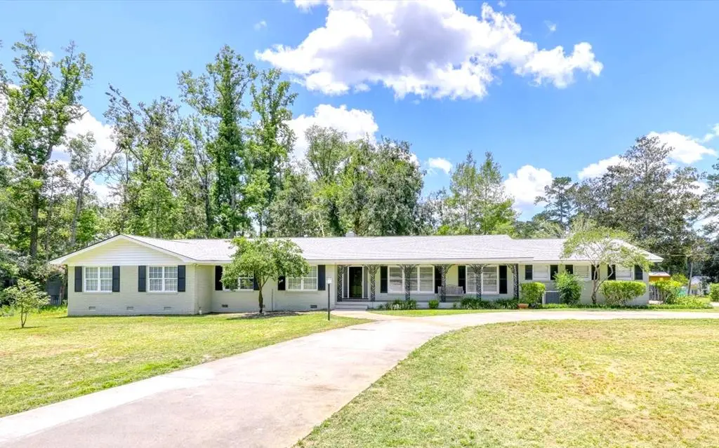 2208 Dogwood Dr, Valdosta, GA 31602 - #1