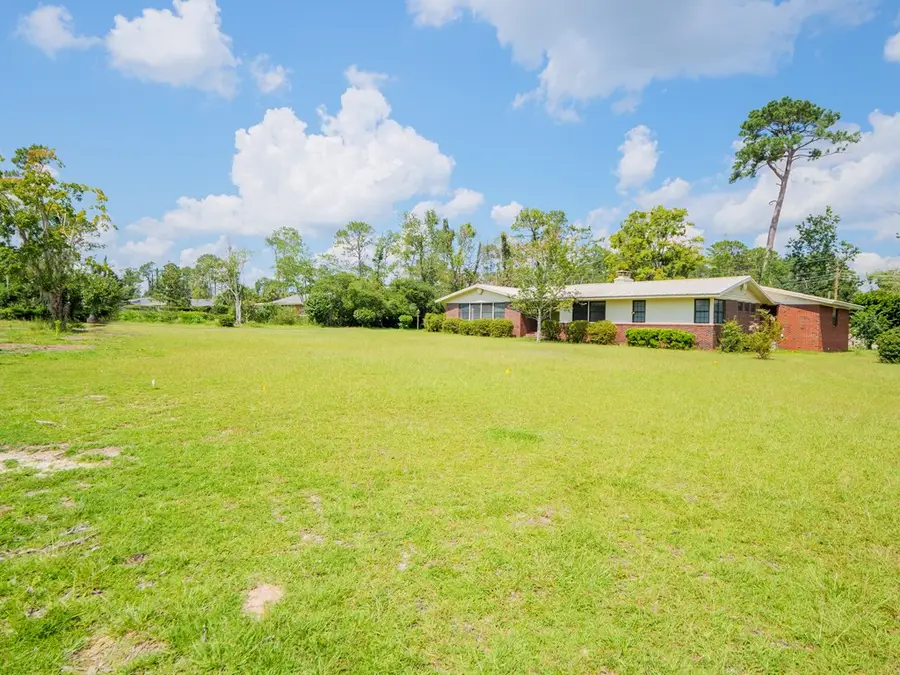 2105 Jerry Jones Dr, Valdosta, GA 31602 - #2