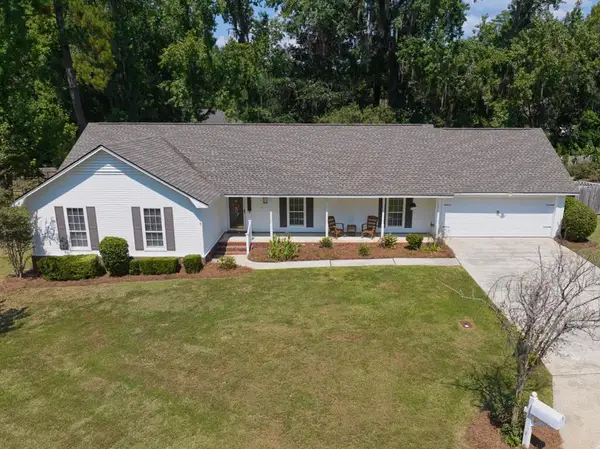 2210 Lakeshore Cir, Valdosta, GA 31602