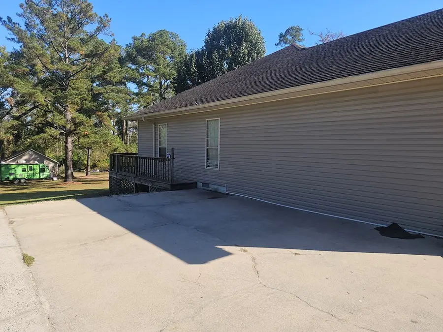 62 N Temple St, Lakeland, GA 31635 - #3
