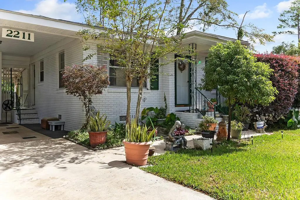 2211 Jerry Jones Dr, Valdosta, GA 31602 - #1