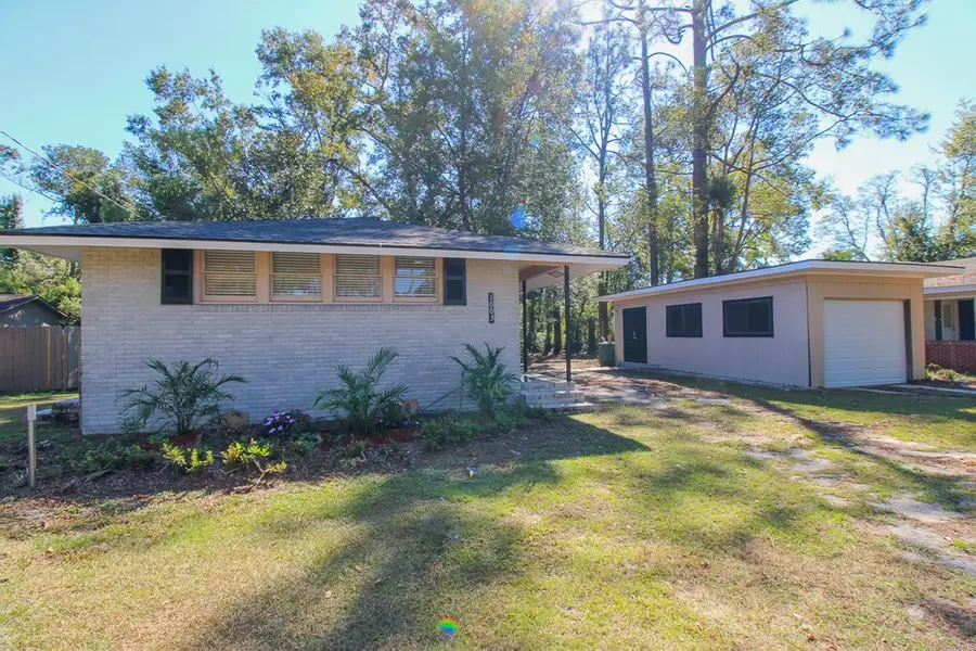 1003 Ridgewood Dr, Valdosta, GA 31601 - #3