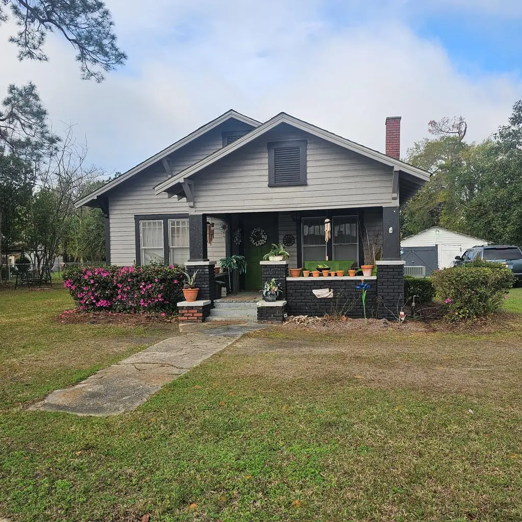 403 N Church St, Hahira, GA 31632 - #1