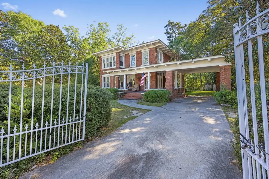 209 SW 7th Ave, Moultrie, GA 31768 - #2