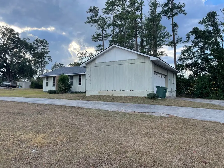 2402 Gornto Rd, Valdosta, GA 31602 - #3