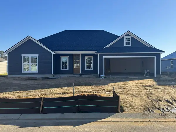 330 Barry Field Circle, Hahira, GA 31632