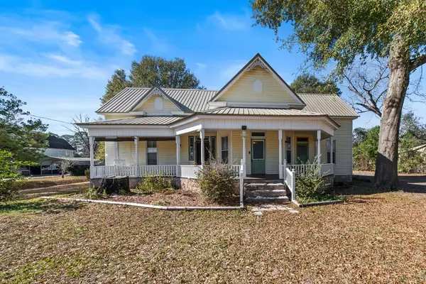 103 N College St, Sparks, GA 31647