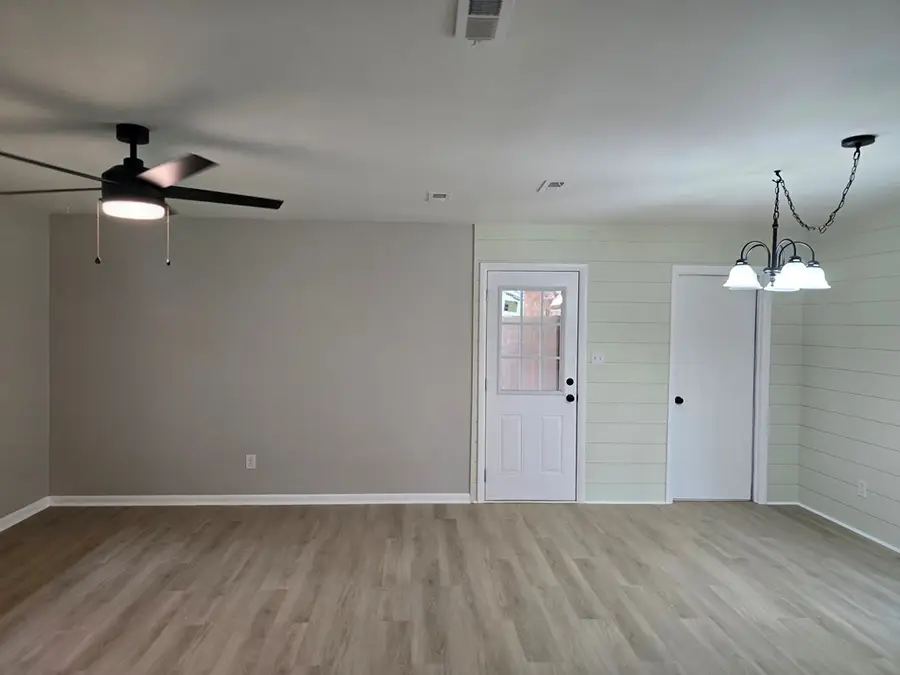 2320 N Barack Obama Blvd, Valdosta, GA 31602 - #3