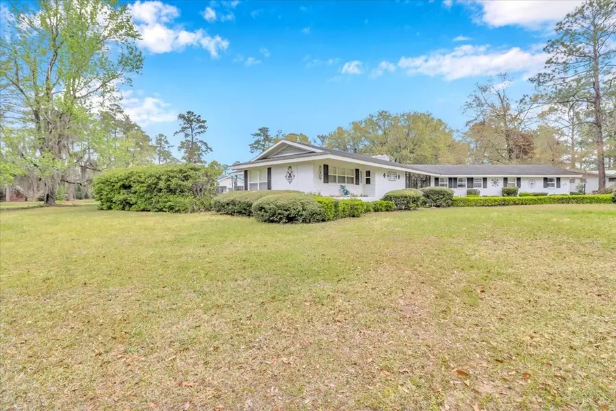 609 E Fourth St, Adel, GA 31620 - #2