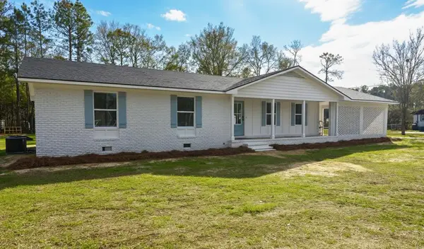 82 Pine Ln, Adel, GA 31620