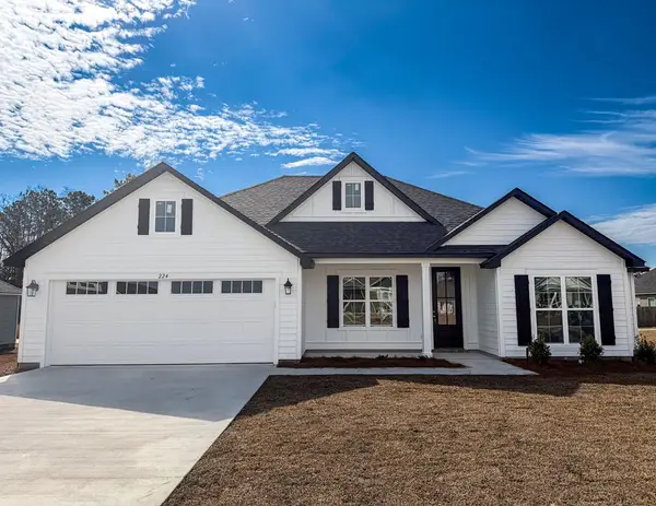 224 Barry Field Cir, Hahira, GA 31632