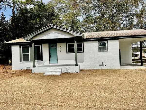 309 E Wayne St., Adel, GA 31632