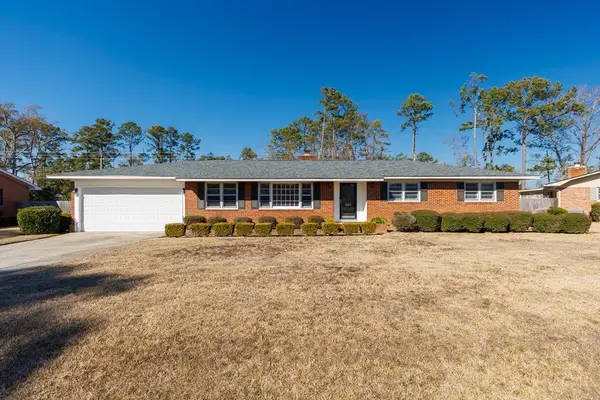 327 Betty Jo Dr., Valdosta, GA 31602