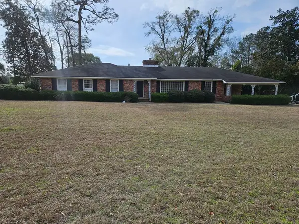 526 E Mitchell St, Adel, GA 31620