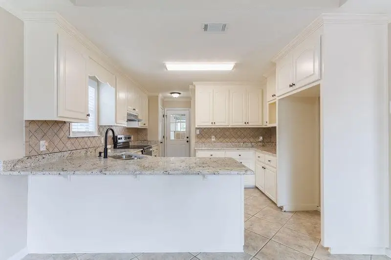 3261 Oak Garden Dr, Valdosta, GA 31605 - #2