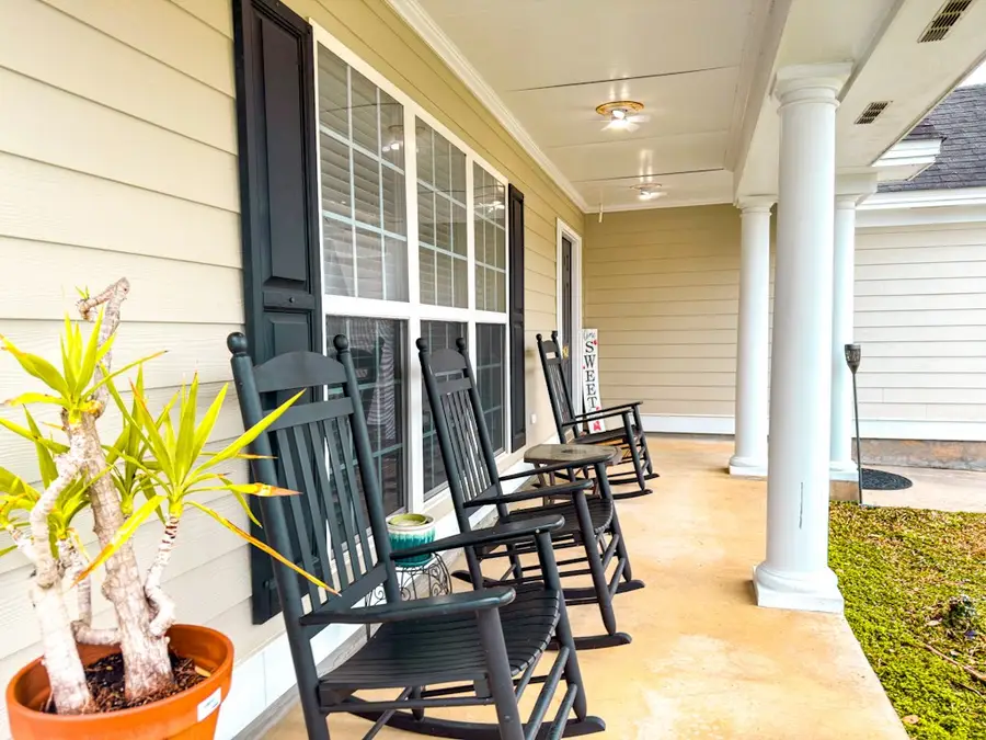 4264 Deercrest Dr., Valdosta, GA 31602 - #2