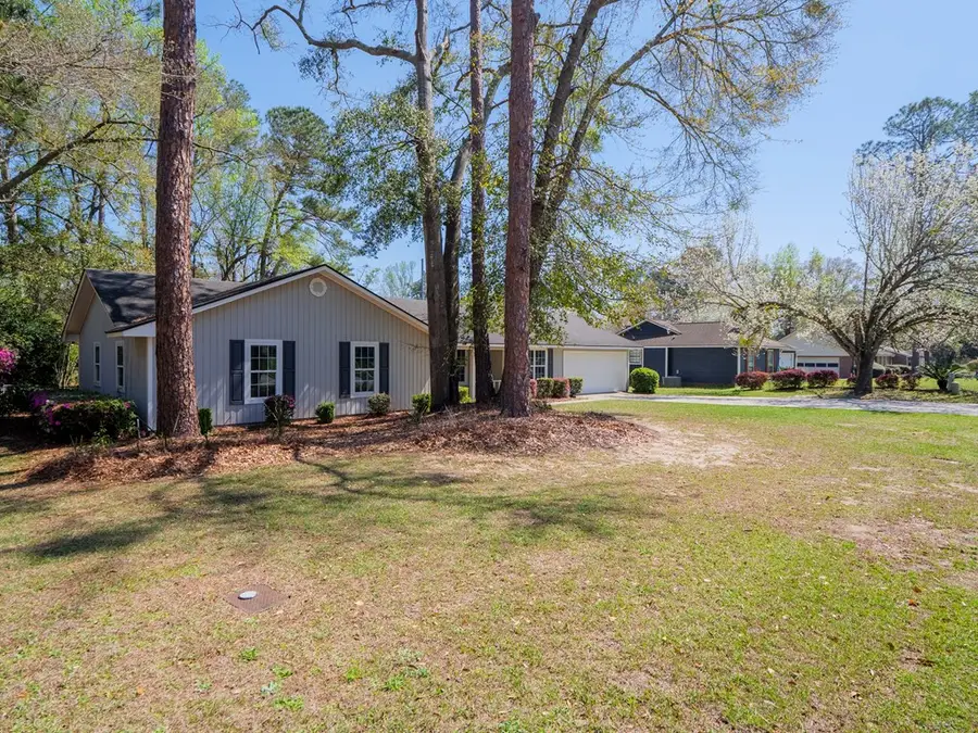 2209 S Sherwood Drive, Valdosta, GA 31602 - #3