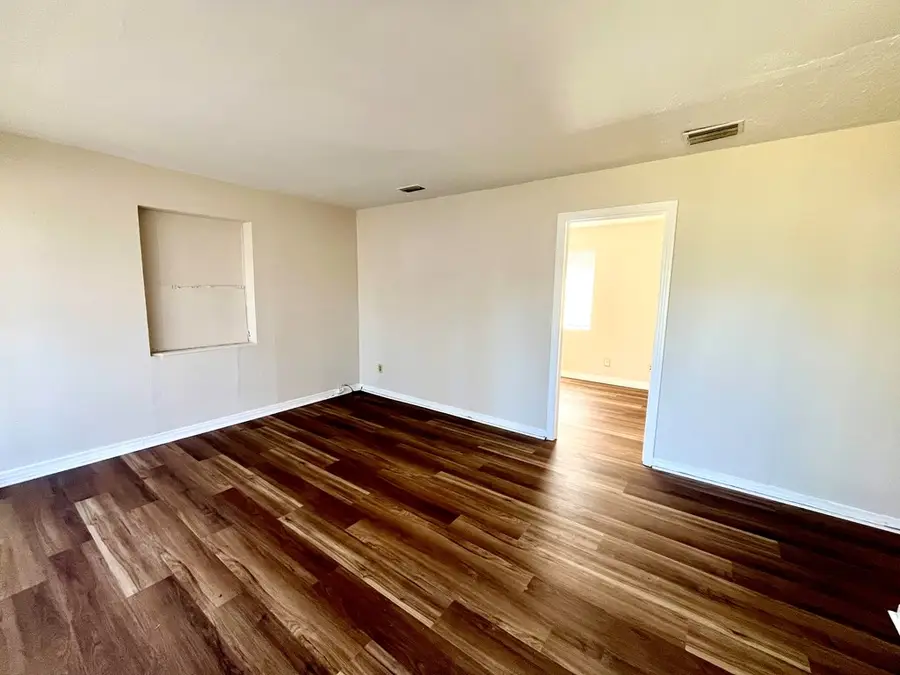 1207 Leone Ave., Valdosta, GA 31602 - #2