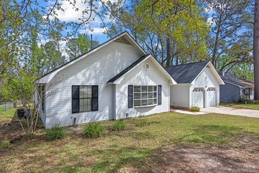2223 S Sherwood Drive, Valdosta, GA 31602 - #2