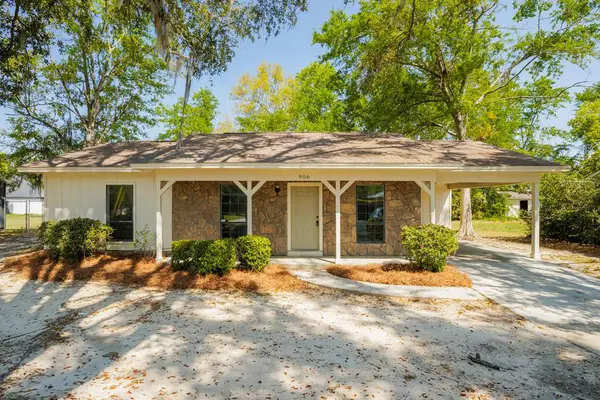 906 Pineview Dr, Valdosta, GA 31602