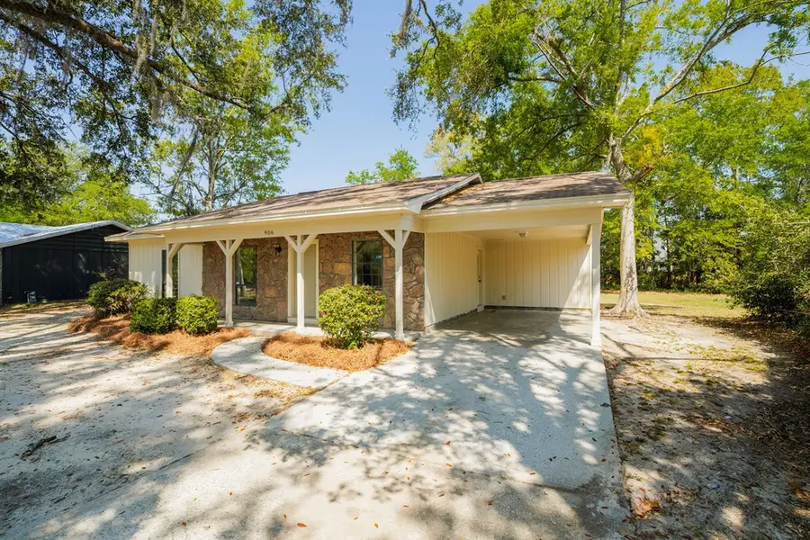 906 Pineview Dr, Valdosta, GA 31602 - #2