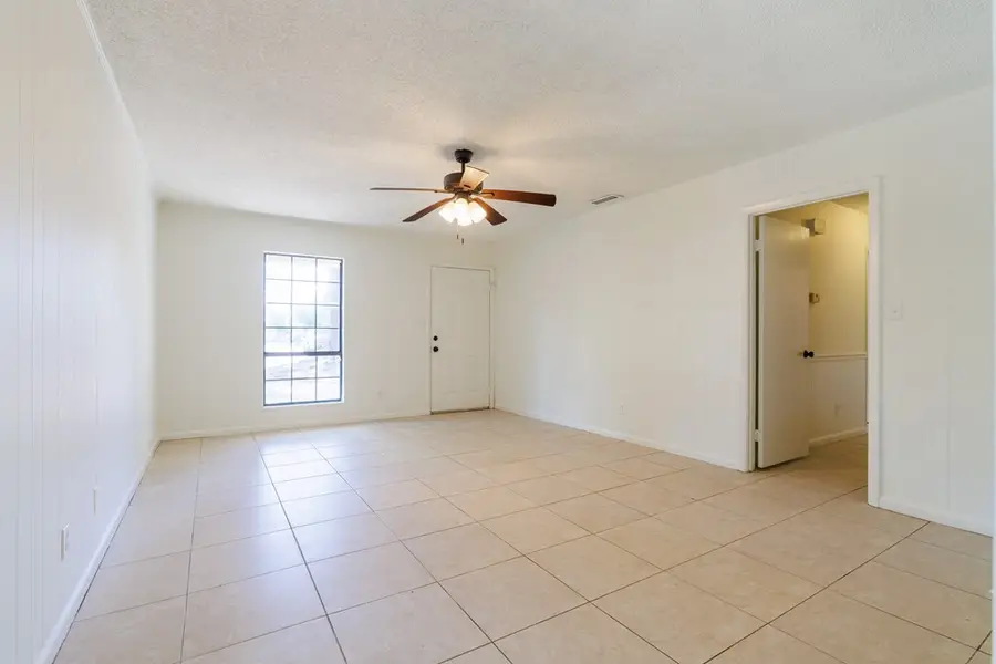 906 Pineview Dr, Valdosta, GA 31602 - #3