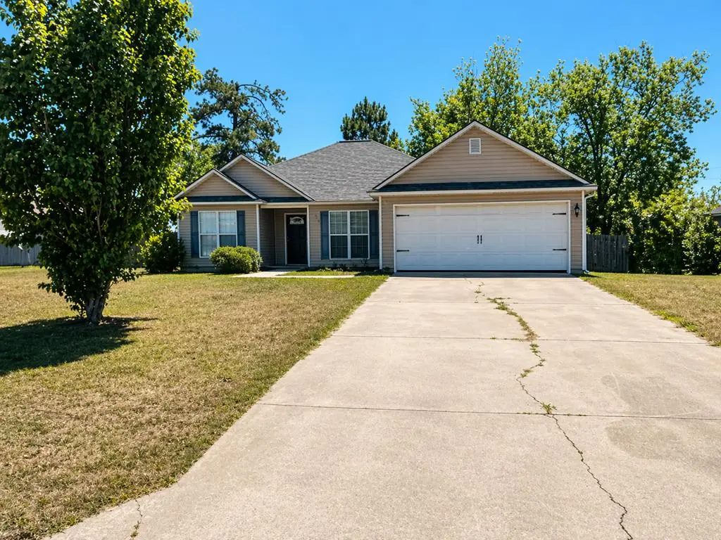 4902 Stonewall Cir, Valdosta, GA 31605 - #1