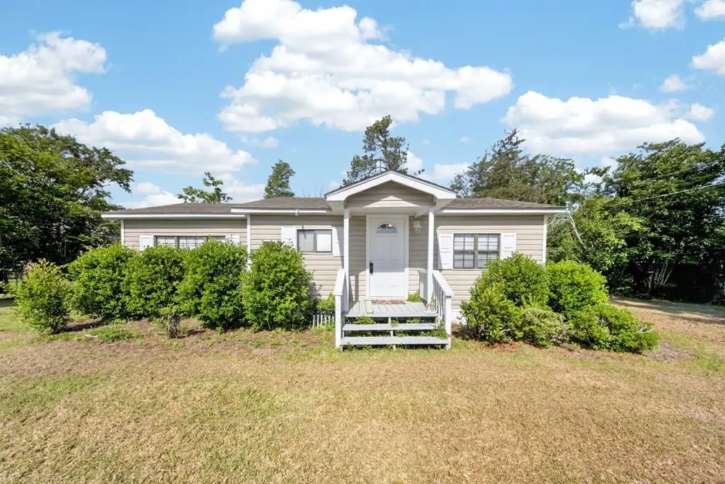 610 S College St, Hahira, GA 31632 - #1