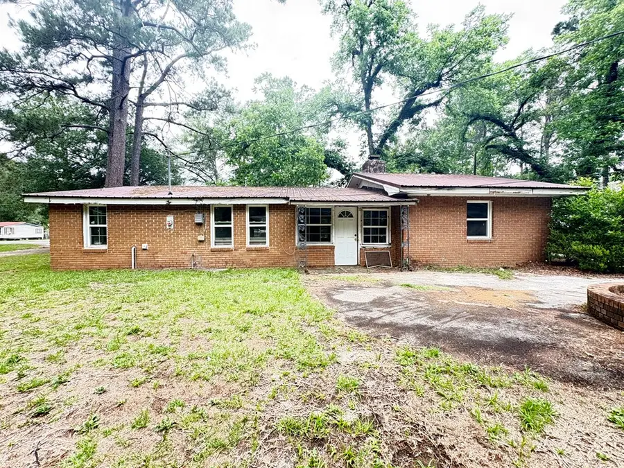 302 E Lovett St., Sparks, GA 31647 - #2