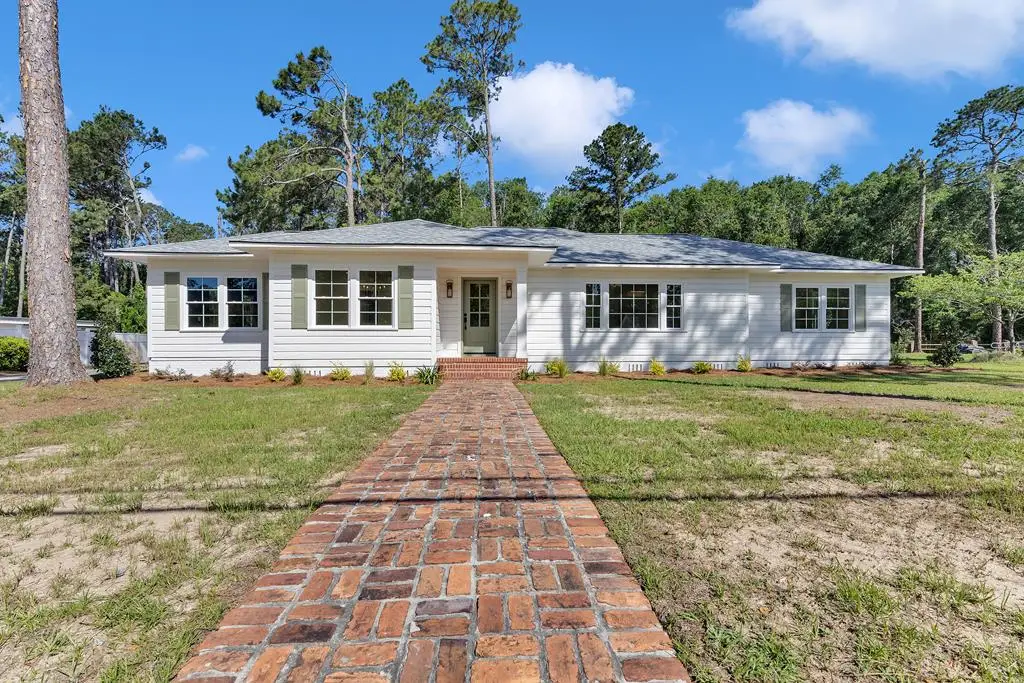 911 S Dogwood Dr, Nashville, GA 31639 - #1