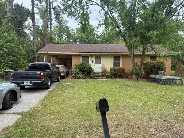 819 NE Woodlawn Dr., Valdosta, GA 31602